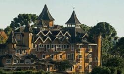 Hogwarts no Brasil? Escola brasileira de magia em São Paulo recebe bruxos para imersão